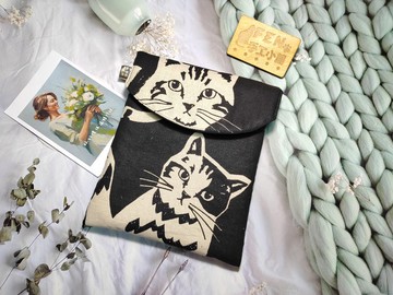 袋物系列-日本知名設計師黑底米白大貓咪款-7.8吋電子書保護套-