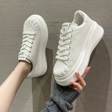 厚底小白鞋女鞋子爆款2025春秋季新款增高百搭貝殼頭休閑運動板鞋