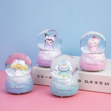 創意卡通玉桂狗水晶球少女心可愛草莓熊玻璃球樹脂夜燈雪花擺件燈