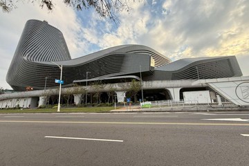 亞洲新灣區R8三多商圈捷運站71間房精品旅店｜高雄市苓雅區三多四路