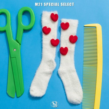 MISS 21 可愛毛絨暖呼呼立體撞色愛心長筒襪－白