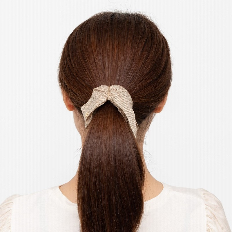 Up De 結び目隠してラフなヘアスタイルが決まる ワイヤー入りポニーフックの会 フェリシモ Felissimo 通販 Lineポイント最大1 0 Get Lineショッピング
