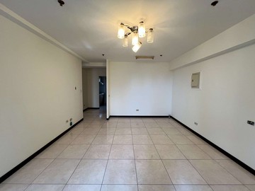 住三房平車走路到咖啡廳享受文山特區氛圍｜高雄市鳳山區文中街