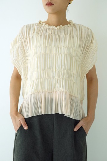 川 衣 WEAR BEING  短版抽皺拼百摺接上衣  米X膚