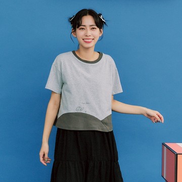 【Dailo】烏龜抬頭時光飛逝周年短袖上衣 米 灰