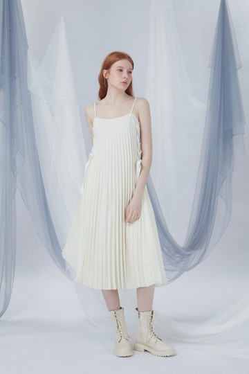 吊帶摺褶連衣裙