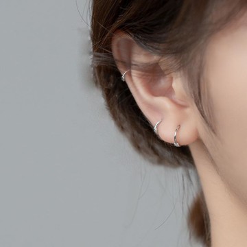 s925純銀圓形耳圈女小巧耳骨圈年新款潮幾何圓環百搭氣質耳扣