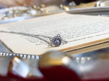 迷你鑲邊堇青石天然寶石項鍊