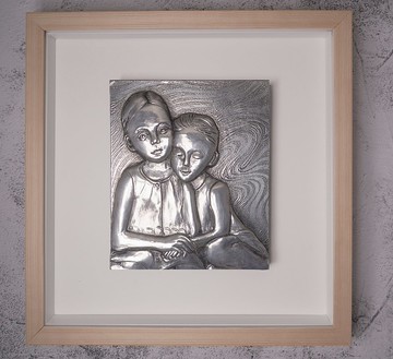 錫雕  姊妹  畫框