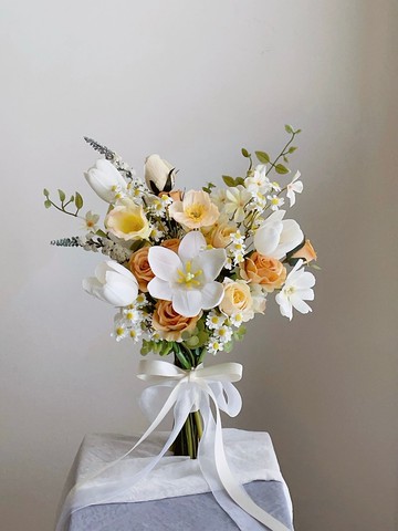 【人造花】橘黃白色鬱金香玫瑰人造花韓式捧花