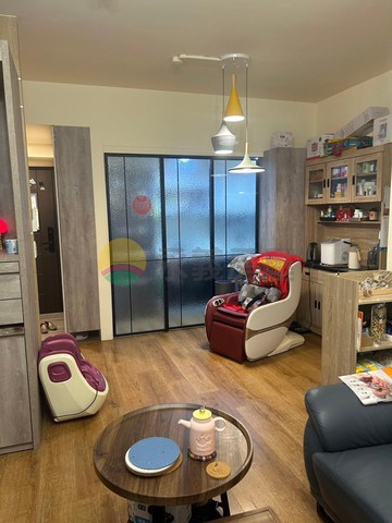 何凌萱✅新捷市-漂亮裝潢 三房車.衛浴開窗✅｜桃園市桃園區龍城一街