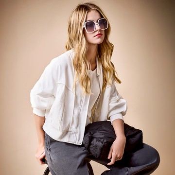 極簡俐落拉鍊外套