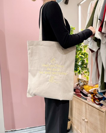 SHUKI 車厘子圖案繡花布袋