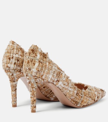 Gianvito Rossi Pointy bouclé pumps