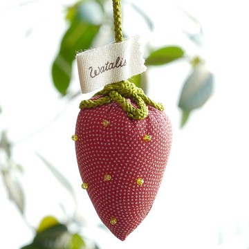 少女魅力、草莓吊帶、圓點圖案、絲綢