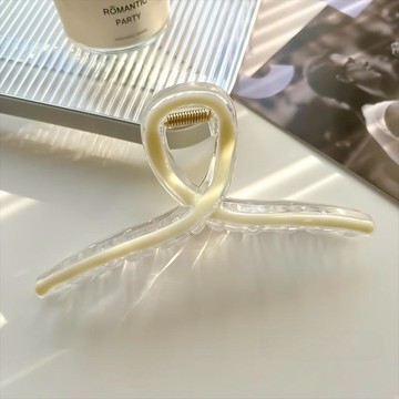 LOVE RECIPE交叉滴油素色鯊魚夾-奶油白