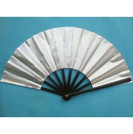 大功夫扇子 尼龍布扇 (黑色膠桿 銀色亮布面)/一支入(促120) MIT製 太極扇子 響扇 表演扇子 跳舞扇 團扇-萬【APP滿額下單10%點數(單一帳號最高1000點)】4/30止