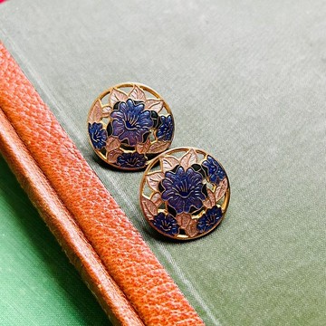 古飾 景泰藍 The Fish & Crown 粉葉藍花圓形鏤空耳針