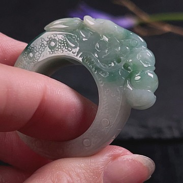 飄花翡翠龍首玉戒指 | 國際18.5圍 | 天然緬甸玉翡翠A貨 | 送禮