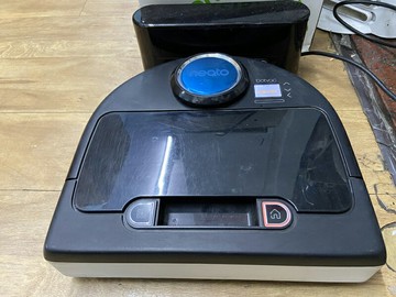 二手良品保固6個月 Neato Botvc 80 機器人吸塵器 (全新電池) 只有一臺