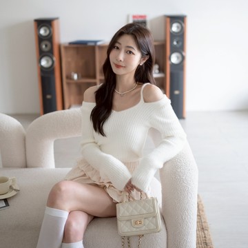 現貨~微SEXY~V領挖肩短版水貂毛上衣【SA544991】DesireShop