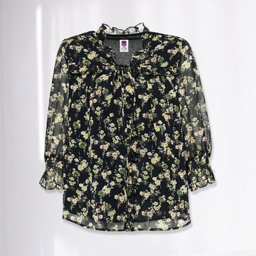 ILEY伊蕾 碎花荷葉綁帶雪紡上衣(黑色；M-XL)1241601404