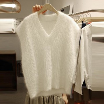 2026春季小香風寬松百搭水貂絨V領麻花毛衣女馬海毛針織馬甲背心