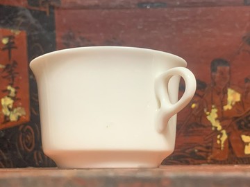 80年代老杯子。德化窯顯影杯。阿詩瑪少數民族。老瓷器。 這種