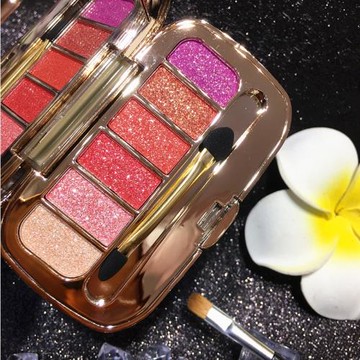 小熊6色爆閃珠光眼影盤舞臺妝防水防汗眼部立體易上色不脫妝平價