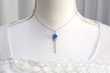 樹脂藝術 方塊與流蘇墜飾項鍊・海底的寶石