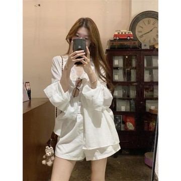 法式溫柔極簡套裝女夏季2025新款防曬襯衫蕾絲背心高腰短褲三件套