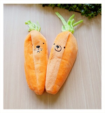 絨毛紅蘿蔔筆袋 收納袋 零錢包 筆袋 化妝包 造型錢包 絨毛拉鍊筆袋 鑰匙包 開學畢業文具贈品禮品