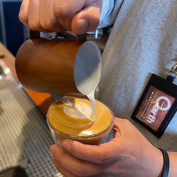 拉花杯 奶泡杯/304不鏽鋼材質/木紋款/內刻度/300 500ml