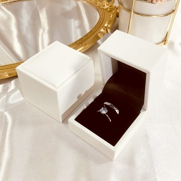 現貨 日日囍∞PU皮純白戒指盒 求婚戒指盒 對戒盒 結婚戒指 婚禮戒指盒 婚禮用品 戒指 婚用品 結婚用品 戒指盒