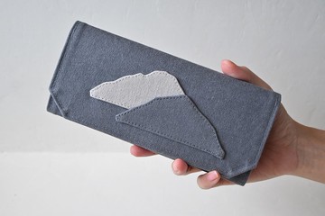 霧白藍山 帆布紙長夾-灰藍色/超輕量/錢包/無動物成分 純手工製作