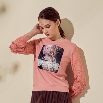 CLL巧玲瓏 捲髮背影照片拼接蕾絲長袖上衣 0163616