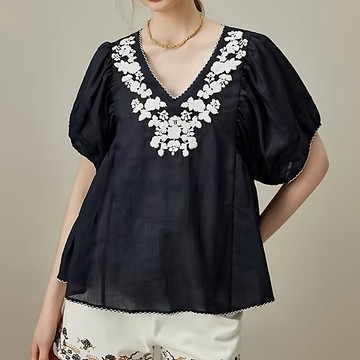 撞色花朵刺繡 V 領泡泡袖上衣876367