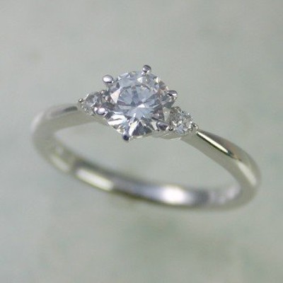 婚約指輪 プロポーズ用 エンゲージリング ダイヤモンド 0.3カラット