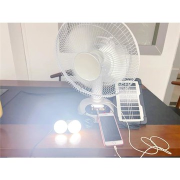 12寸太陽能風扇交直流雙用充電臺扇手機充電搖頭帶LED照明臺扇