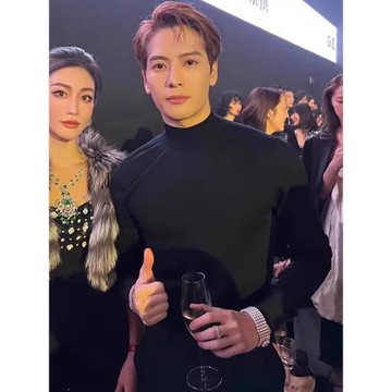 王嘉爾同款半高領長袖針織衫毛衣男春秋黑色修身內搭打底衫男上衣