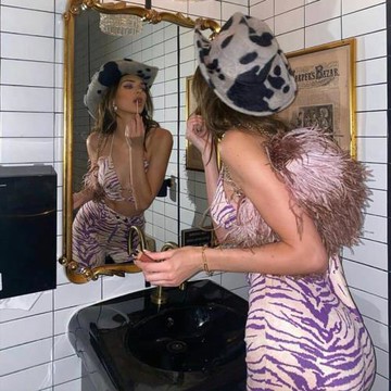 肯豆同款時尚紫色印花吊帶時尚套裝2025春夏吊帶上衣+休閑裝長褲