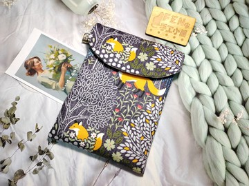 袋物系列-韓國絕版棉布深灰底森林狐狸7.8吋電子書保護套-收納袋