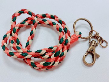 迷之作手編掛繩鑰匙圈掛飾—橘綠色