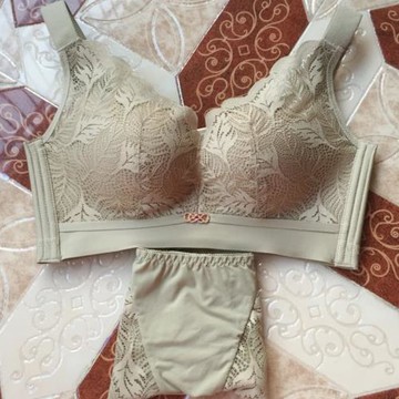 大碼內衣女無鋼圈聚攏防下垂收副乳大胸顯瘦胖人顯胸小薄款文胸罩