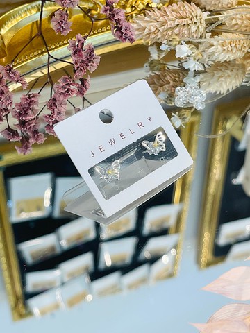 白金色純銀鍍金蝴蝶翩翩設計款單針