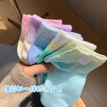漸變色襪子女中筒襪潮薄款跑步透氣運動襪时尚百搭彩虹短襪夏季【聚寶屋】