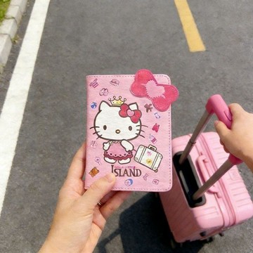✨臺灣出貨✨新款hellokitty卡通可愛護照證件收納包多功能旅行機票保護套出差