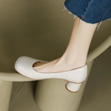 法式極簡米白色瑪麗珍小皮鞋2025年真皮方頭淺口單鞋粗跟高跟鞋女