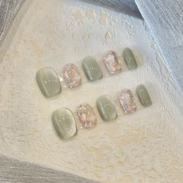 ✨台灣出貨✨【贈送工具包】春夏奶綠色貓眼短款鑲鉆美甲片穿戴甲清新顯白指甲片貼可拆卸成品
