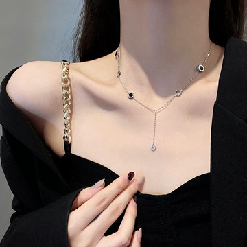 鑲鉆幾何圓環鈦鋼項鏈女夏個性輕奢小眾鎖骨鏈簡約冷淡風吊墜配飾